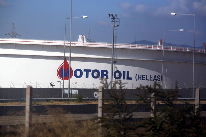 Οι ελληνικές πετρελαϊκές εταιρείες ανταγωνίζονται για εξαγορές σταθμών ΑΠΕ