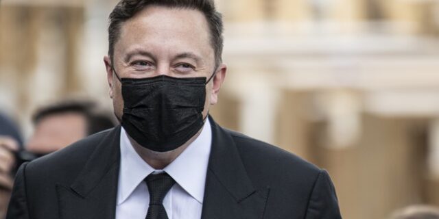 Κορονοϊός: Ήπια συμπτώματα εμφανίζει ο Έλον Μασκ