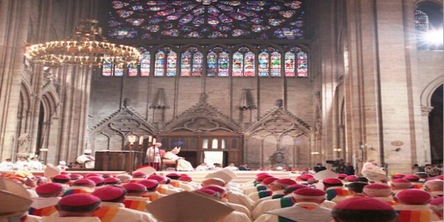 Χριστουγεννιάτικη συναυλία της χορωδίας της Νοτρ Νταμ για πρώτη φορά μετά την πυρκαγιά