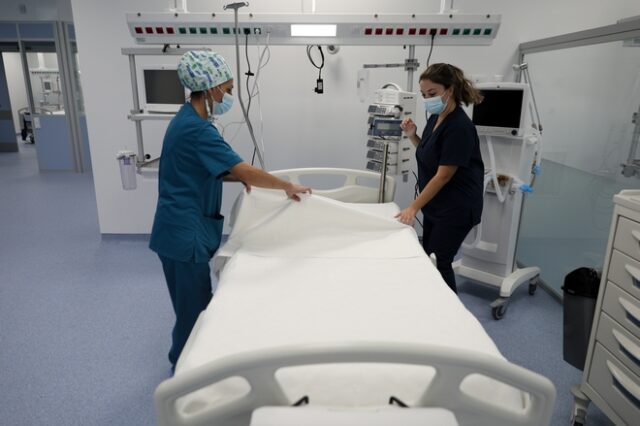 Αναβολές χειρουργείων: Κραυγή αγωνίας από μητέρα βρέφους