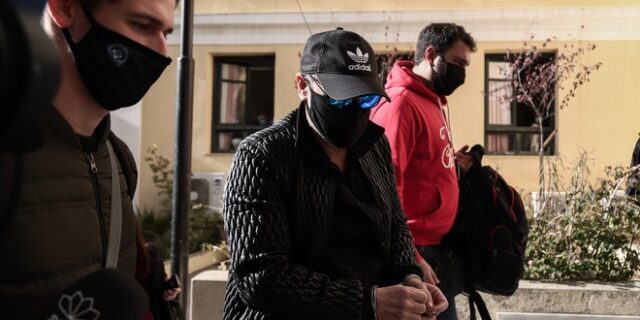 Ποινική δίωξη στον Νότη Σφακιανάκη για οπλοκατοχή και ναρκωτικά