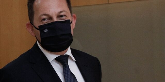 Πέτσας: Στόχος να ανοίξουμε την οικονομική δραστηριότητα πριν από τις γιορτές