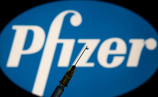 Pfizer: Στο 95% η αποτελεσματικότητα του εμβολίου – Αίτημα για έκτακτη αδειοδότηση