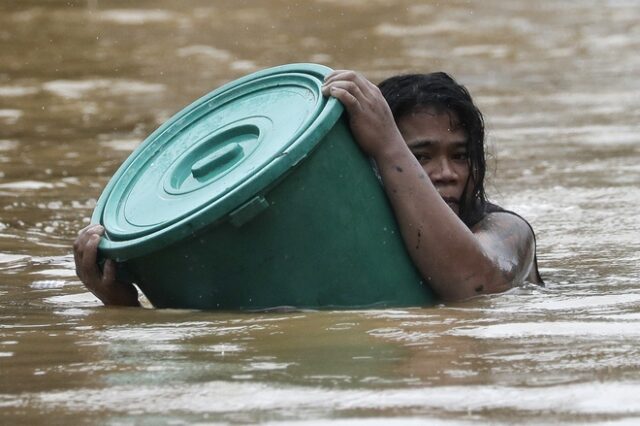 Φιλιππίνες: “Βούλιαξαν” συνοικίες από τον φονικό τυφώνα Βάμκο