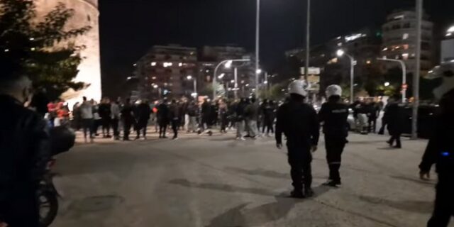 Θεσσαλονίκη: Περιορισμένη ένταση και αντεγκλήσεις διαδηλωτών με αστυνομικούς για το lockdown