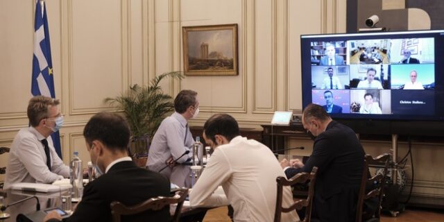 Επιτροπή Πισσαρίδη: Μείωση εργοδοτικών εισφορών και τρίτος πυλώνας στο ασφαλιστικό