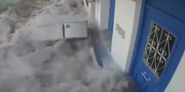 Σεισμός στη Σάμο: Νέο συγκλονιστικό βίντεο από το τσουνάμι μετά τα 6,7 Ρίχτερ