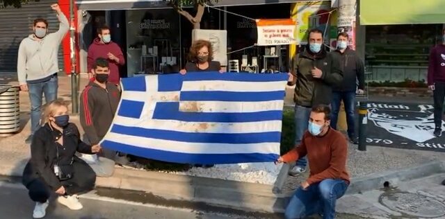 Στο μνημείο του Π. Φύσσα η σημαία του Πολυτεχνείου