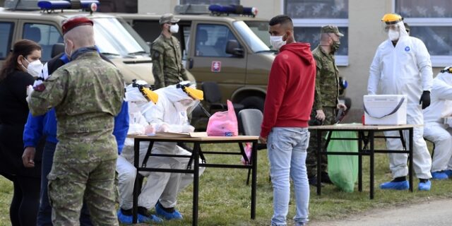 Σλοβακία: Σχεδόν ο μισός πληθυσμός της χώρας έκανε τεστ κορονοϊού σε μια μέρα