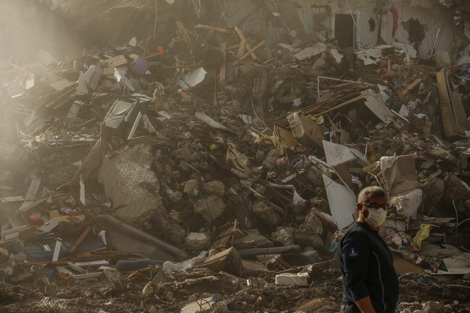 Τουρκία: Στους 100 οι νεκροί από το φονικό σεισμό στο Αιγαίο