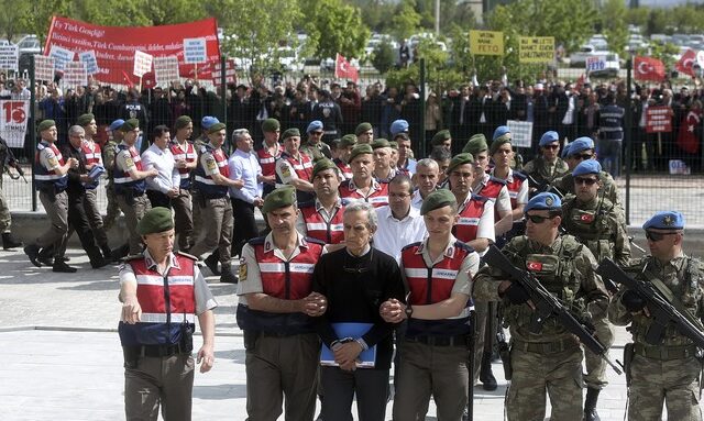 Τουρκία: Οι κατηγορούμενοι για την απόπειρα πραξικοπήματος, θα ακούσουν την ποινή τους