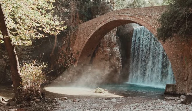Τρίκαλα Γεφύρι Παλαιοκαρυάς: Ο καταρράκτης που αναδύονται νεράιδες