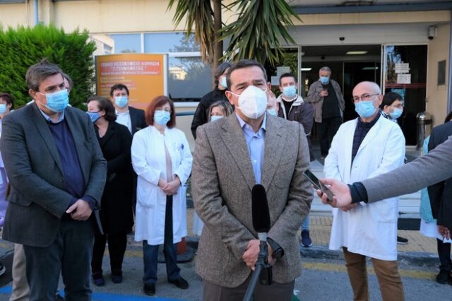 Τσίπρας: ”Η κυβέρνηση ούτε μπορεί, ούτε θέλει να ενισχύσει το ΕΣΥ”