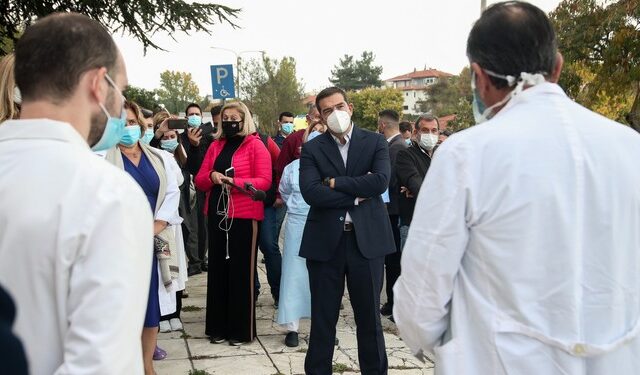 Τσίπρας: Εγκληματικές ευθύνες για την κατάσταση στα νοσοκομεια – Να μη γίνει η Θεσσαλονίκη, “Μπέργκαμο”