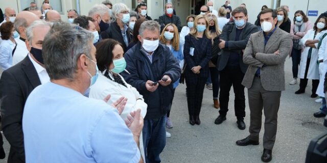 Γιατροί σε Τσίπρα: Ζούμε έναν πόλεμο, ξέραμε τι θα γίνει και δεν υπήρχε πλάνο
