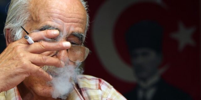 Τουρκία: Απαγορεύτηκε το κάπνισμα σε δημόσιους χώρους