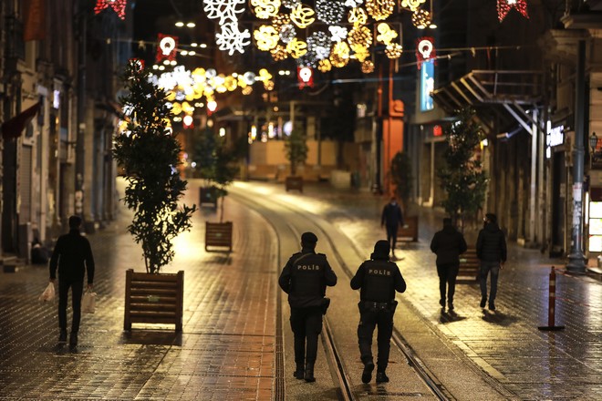 Τουρκία: Έκκληση των γιατρών για καθολικό lockdown- Σπάνε ρεκόρ τα κρούσματα