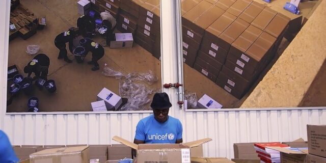 UNICEF: Διανέμει 2 δισ. δόσεις εμβολίων εναντίον του κορονοϊού