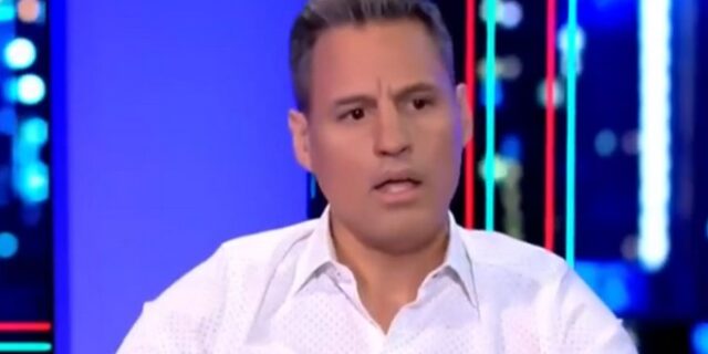 Fake News: Παρέμβαση εισαγγελέα για Πετράκο, “Μακελειό” και “Ελεύθερη Ώρα”