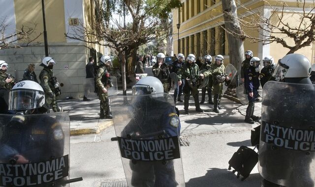 Σεπόλια: Ποινική δίωξη στους συλληφθέντες – Στον εισαγγελέα και ο 40χρονος του Επαναστατικού Αγώνα