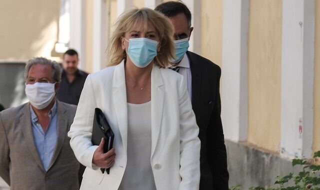 Δούρου προς ΝΔ: “Δεν είμαστε αρνητές του ιού, απλά αρνούμαστε την ανασφάλεια και την εξαθλίωση”