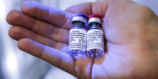 Πούτιν: “Όλα τα ρωσικά εμβόλια κατά του κορονοϊού είναι αποτελεσματικά”