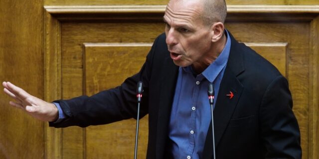 Βαρουφάκης: “Απαράδεκτο να παρακαλάτε τον ιδιωτικό τομέα Υγείας – Επίταξη τώρα”