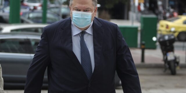 Βενιζέλος: “Καρφί” για εκλογές ΚΙΝΑΛ – Για να κάνει κάποιος πολιτική, πρέπει να είναι σοβαρός