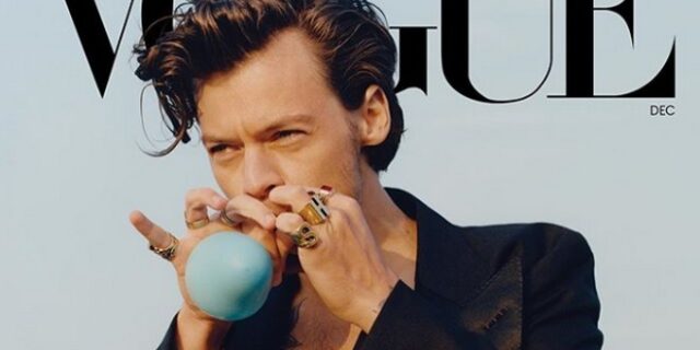 Ο Harry Styles ποζάρει με Gucci φόρεμα στο εξώφυλλο της Vogue