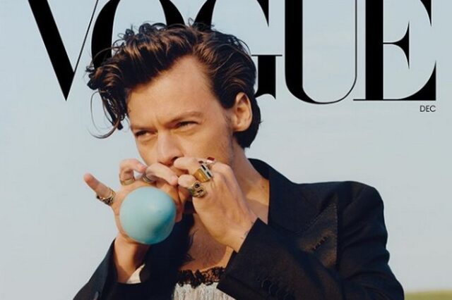 Ο Harry Styles ποζάρει με Gucci φόρεμα στο εξώφυλλο της Vogue