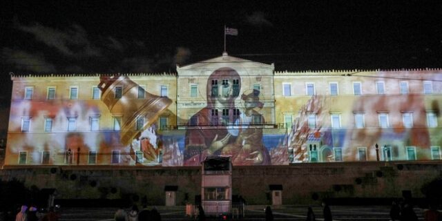 Η κυβέρνηση υπερασπίζεται την προβολή στη Βουλή ως στήριξη των Ενόπλων Δυνάμεων