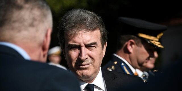 Διακριτικές αποστάσεις Μαξίμου από τις δηλώσεις Χρυσοχοΐδη για το Μάτι