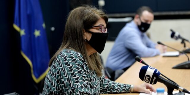 Παπαευαγγέλου: Ο ιός είναι πιο πονηρός από εμάς