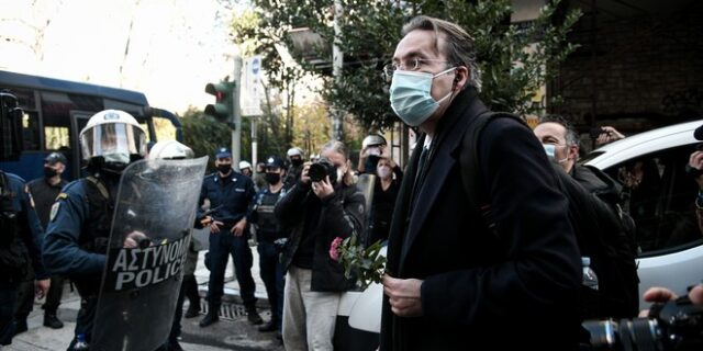 Επέτειος Γρηγορόπουλου: Ελεύθεροι οι δικηγόροι Καμπαγιάννης και Παπαδάκης που προσήχθησαν στα Εξάρχεια