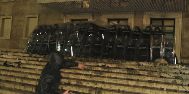 Δολοφονία 25χρονου στην Αλβανία: Απενεργοποιημένες οι κάμερες στη στολή του αστυνομικού