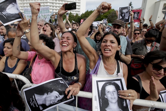 Αργεντινή: Ισόβια κάθειρξη επιβλήθηκε -για 8η φορά- σε διαβόητο βασανιστή της χούντας