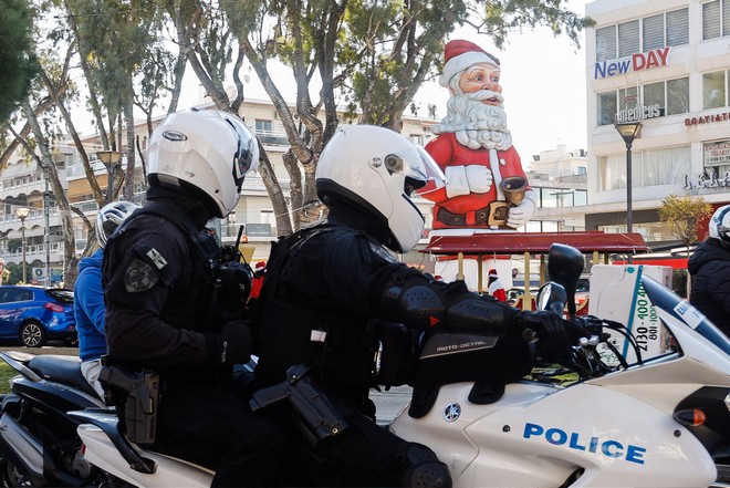 Πρωτοχρονιά: Οκτώ συλλήψεις και 1.668 παραβάσεις των μέτρων κατά του κορονοϊού