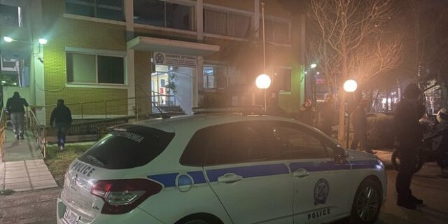 Θεσσαλονίκη: Επίθεση με μολότοφ στο αστυνομικό τμήμα Θερμαϊκού