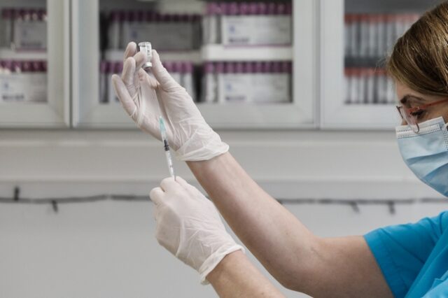 Κορονοϊός: Αρχίζουν οι εμβολιασμοί σε 4 νοσοκομεία της Περιφέρειας