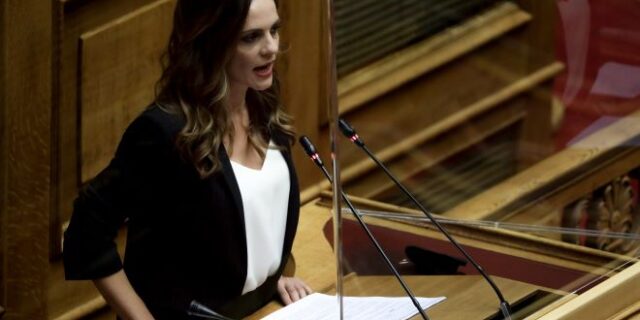 Αχτσιόγλου: Θα είχαμε ίδια αντιμετώπιση εάν ήταν απεργός πείνας ο Ρουπακιάς