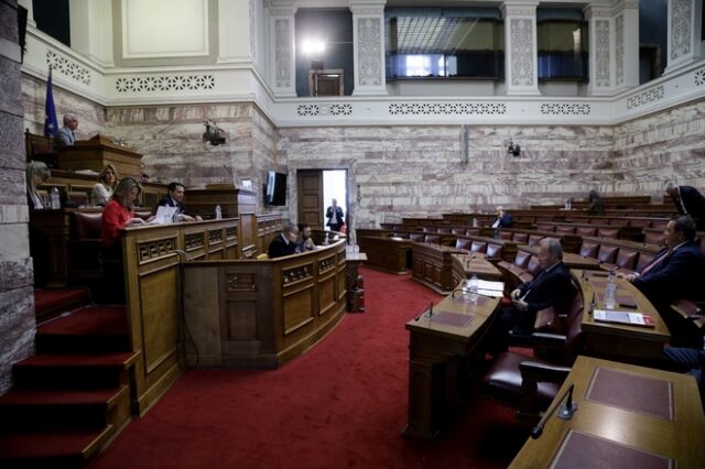 ΣΥΡΙΖΑ: Να κληθούν στη Βουλή Κικίλιας, Χαρδαλιάς, Αρκουμανέας και Τσιόδρας