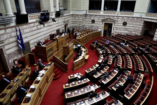 Βουλή: Ξεκίνησε η πενθήμερη “μάχη” για τον προϋπολογισμό