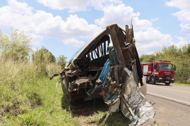 Βραζιλία: Λεωφορείο έπεσε από ύψος 15 μέτρων – Τουλάχιστον 16 νεκροί