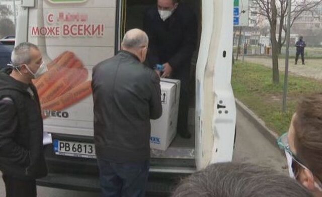Βουλγαρία: Μετέφεραν εμβόλια με φορτηγά για λουκάνικα