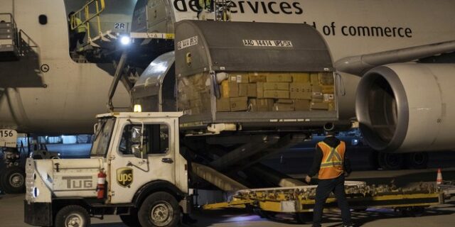 Εμβόλιο Pfizer/BioNTech: Έφτασε στον Καναδά η πρώτη παρτίδα