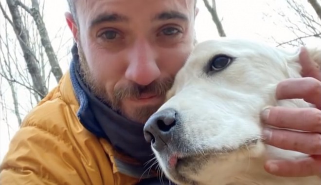 Βρήκε σκύλο που αγνοούνταν 10 μέρες στο δάσος με τη βοήθεια drone
