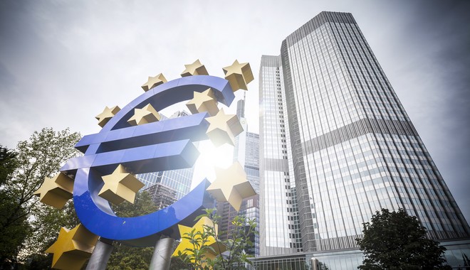 ΕΚΤ: Αυξάνει το QE κατά 500 δισ. ευρώ