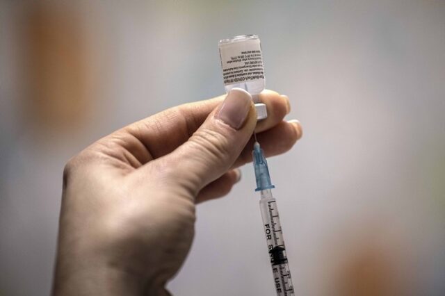 Αναβλήθηκε χωρίς εξηγήσεις ο εμβολιασμός των υγειονομικών στο Νοσοκομείο του Βόλου