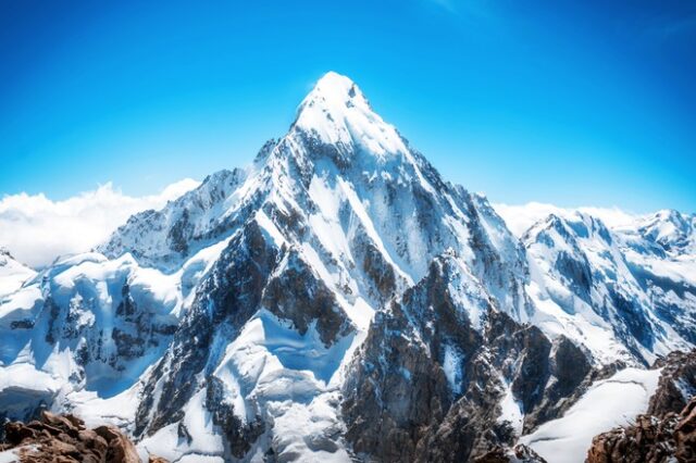 Κατέκτησε το Έβερεστ ο πρώτος Κινέζος τυφλός ορειβάτης