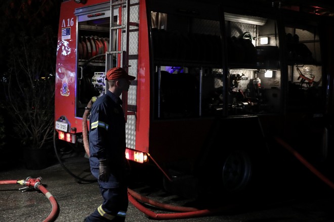 Μεγάλη φωτιά σε ισόγειο χώρο στην οδό Γούσιου στην Αθήνα